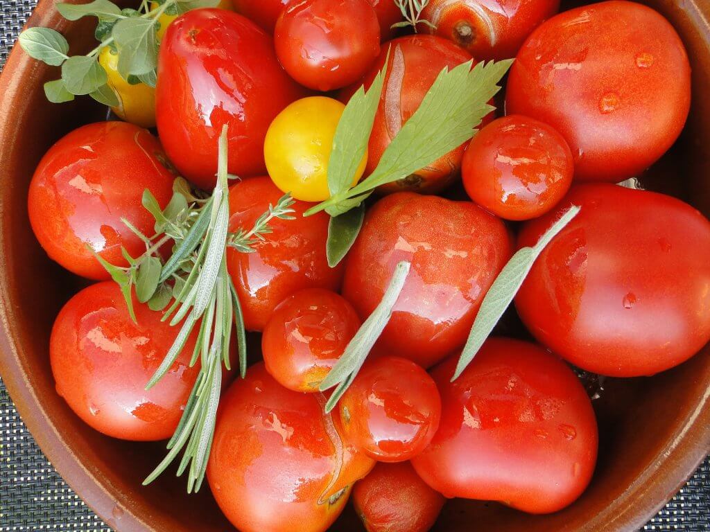 Tomatensoep met geroosterde ingrediënten