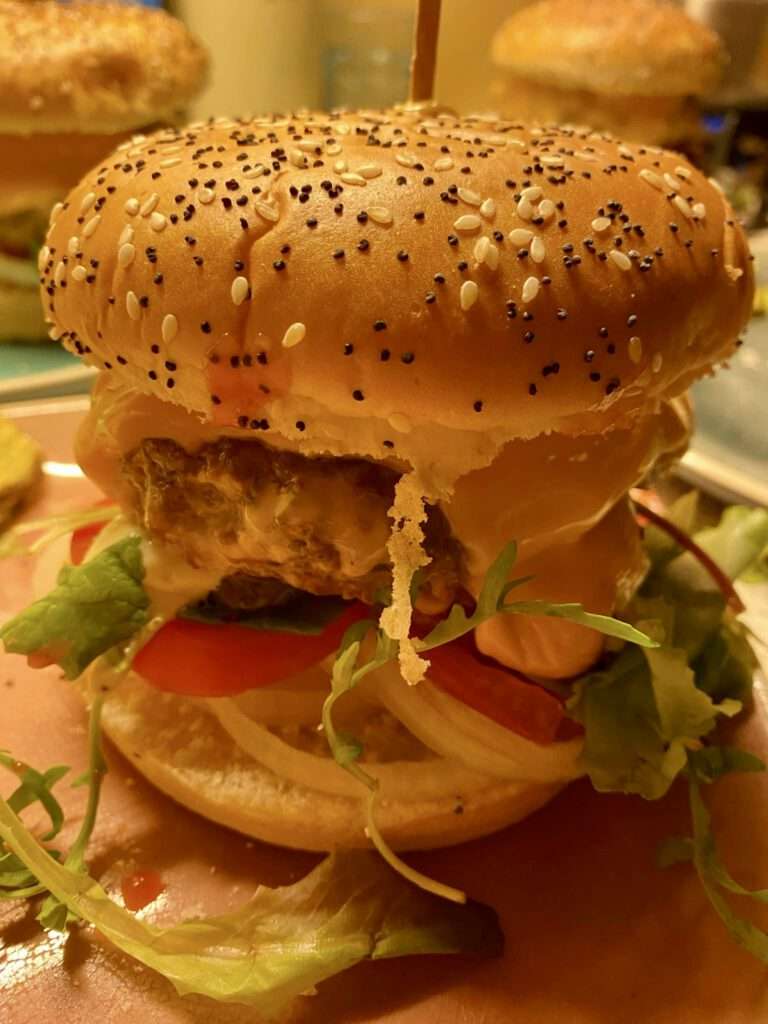 Het échte broodje hamburger. Door deze jaren ‘70 broodje hamburger te maken, heb je een ‘gezondere’ versie. Een beetje nostalgie. Weet wat je eet.