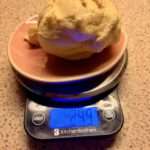 Zelf boter maken Zelf boter maken. Het leek me een aardig projectje. Was ik er maar niet aan begonnen! Het is een verslavend werkje en het resultaat is verslavend lekker.